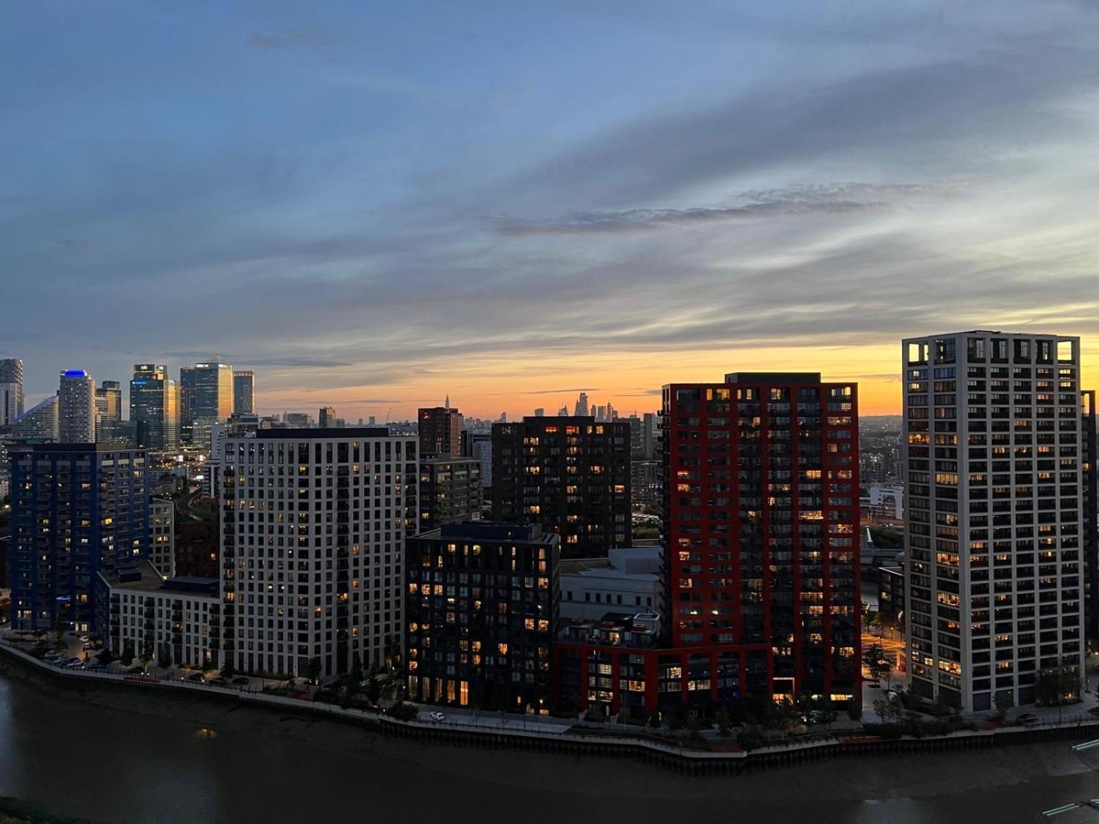 Ac Luxe Penthouse With Free Parking Apartment Лондон Екстериор снимка